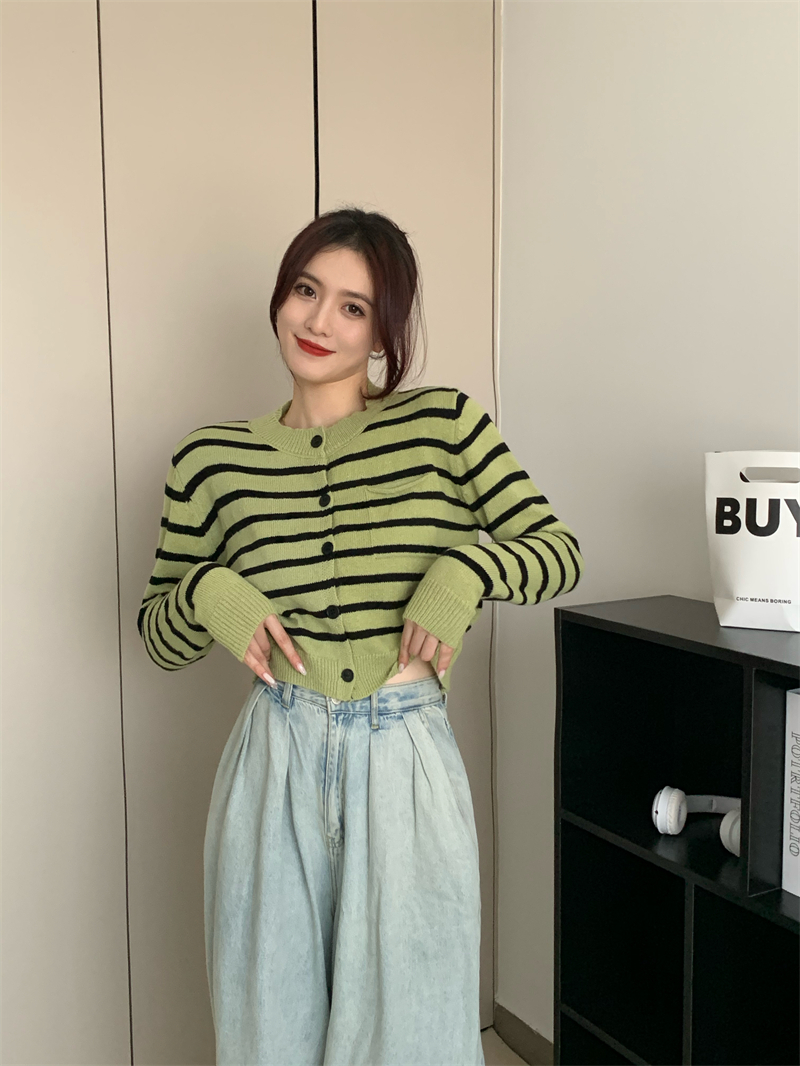 Mixed colors stripe tops small pockets cardigan for women