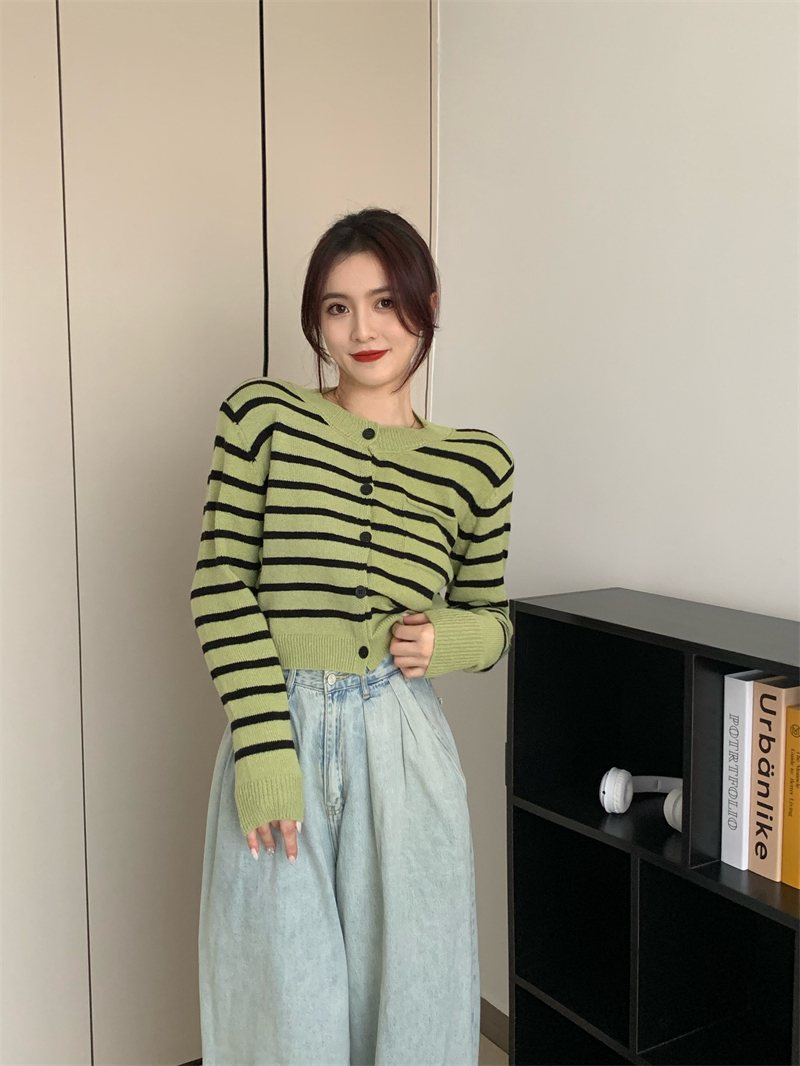 Mixed colors stripe tops small pockets cardigan for women