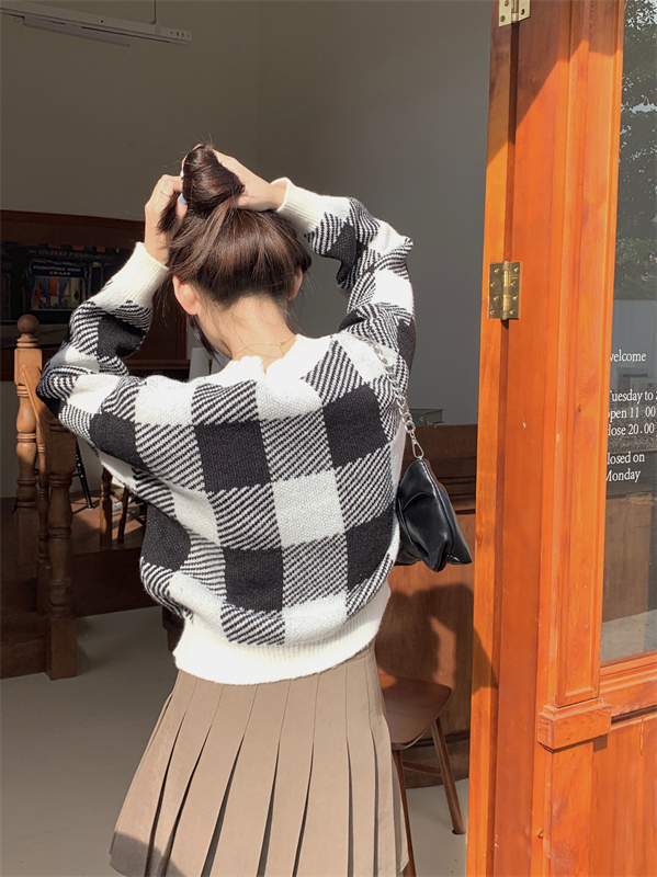 V-neck autumn and winter loose sweater short knitted cardigan