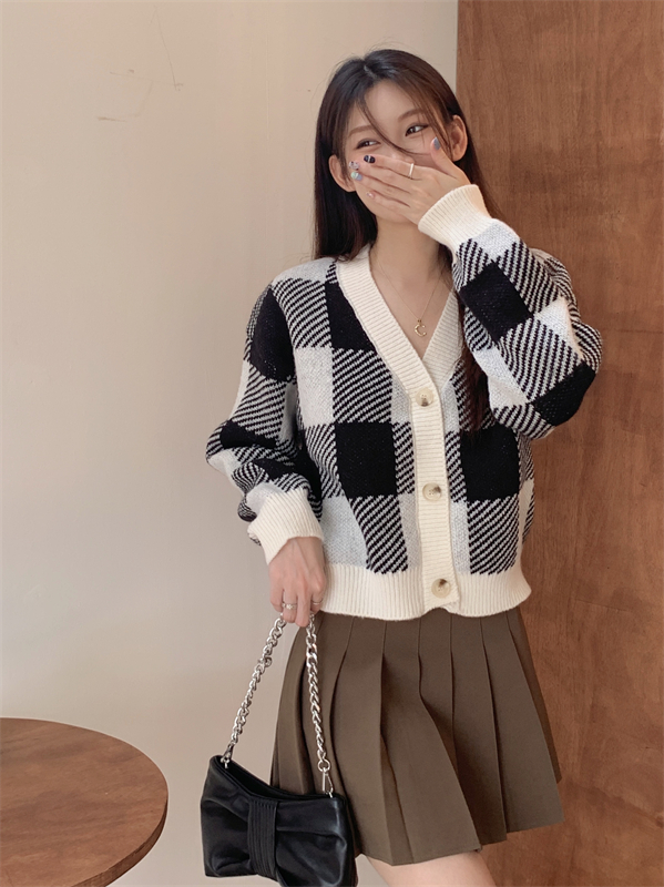 V-neck autumn and winter loose sweater short knitted cardigan