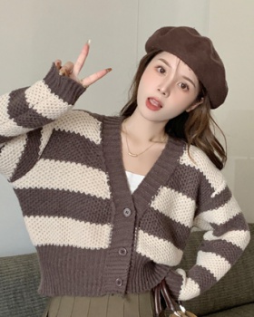 Short knitted cardigan autumn and winter sweater