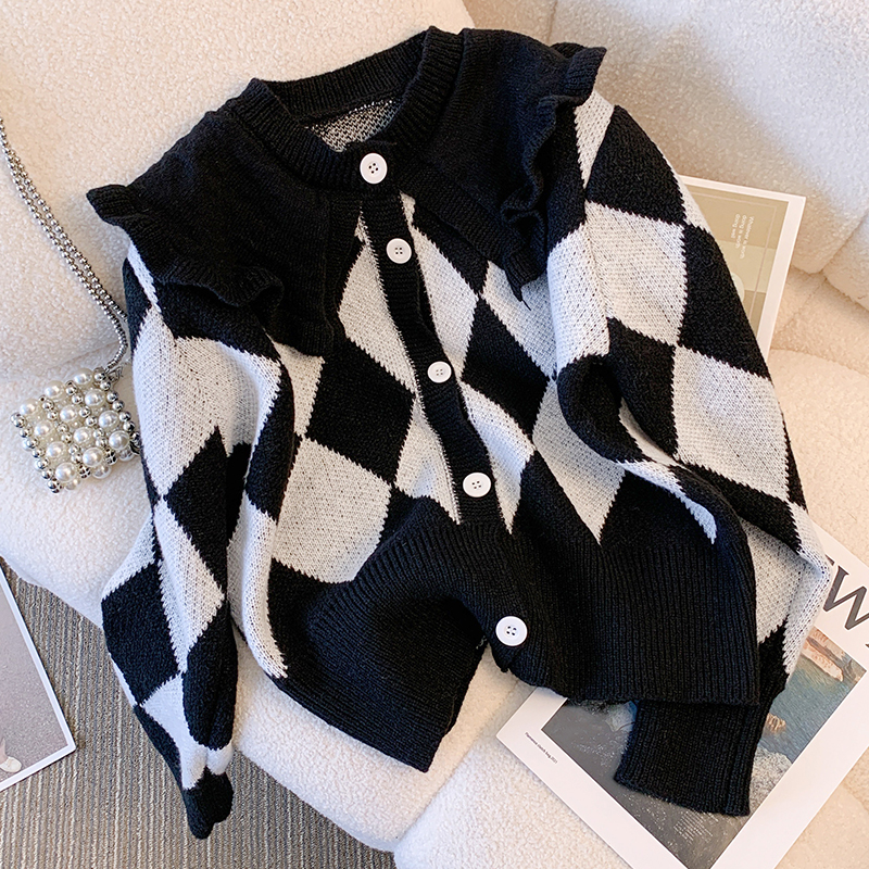 Long sleeve large yard sweater for women