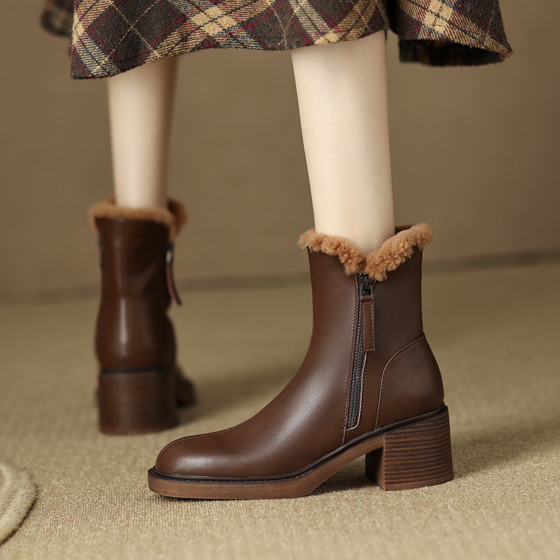 Small black short boots simple square head leather shoes
