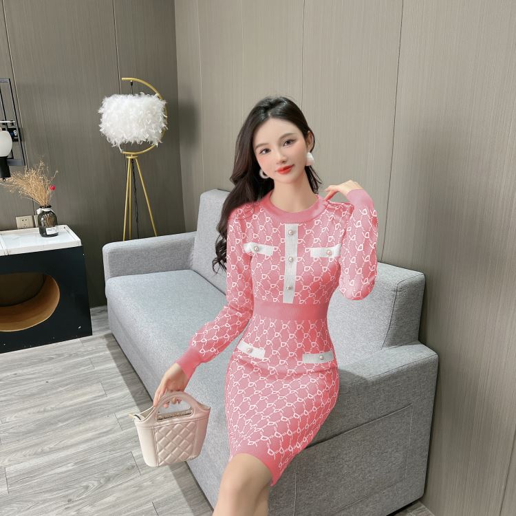 Pinched waist Western style fashion knitted dress