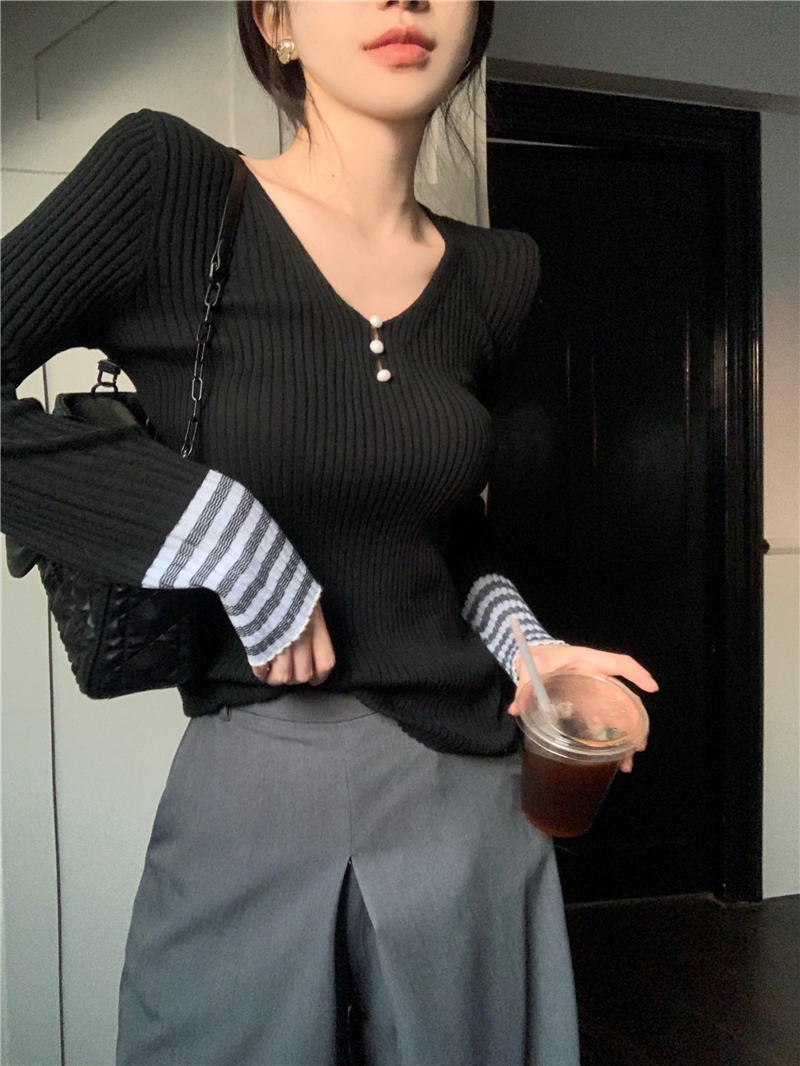 Black sweater bottoming shirt for women