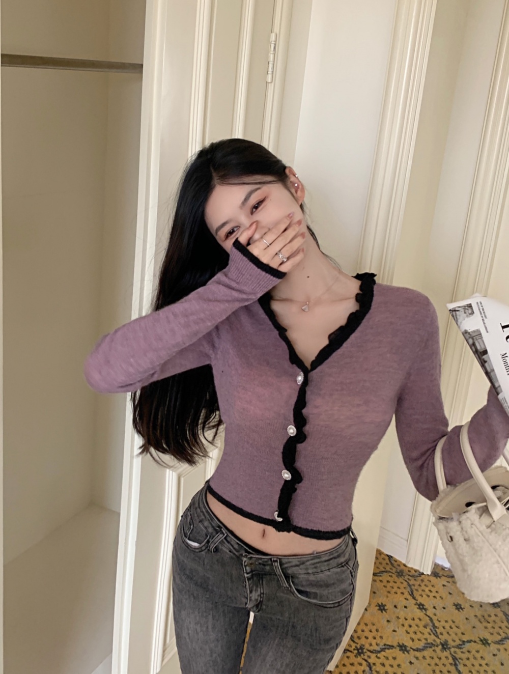 Fashion and elegant V-neck sweater for women