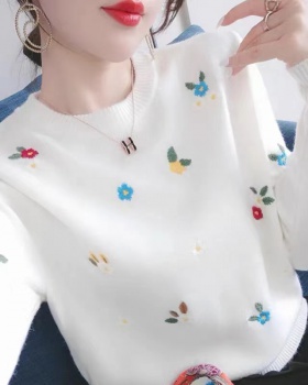 Embroidered sweater long sleeve bottoming shirt