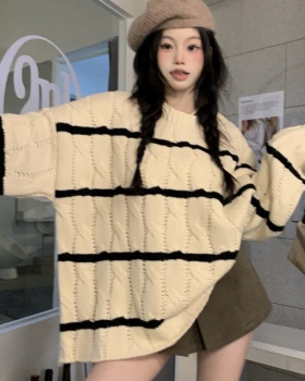 Stripe knitted winter loose sweater for women