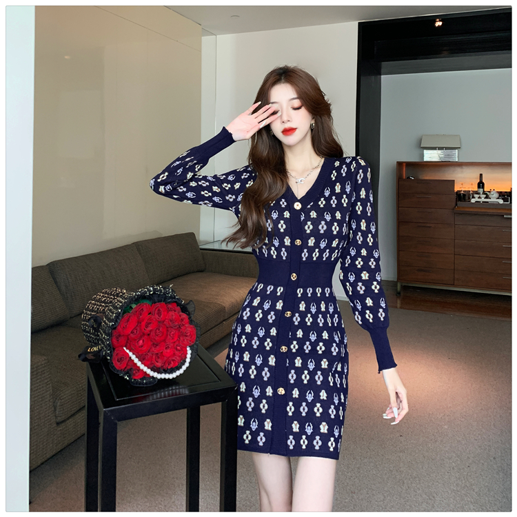 Knitted autumn and winter temperament slim dress
