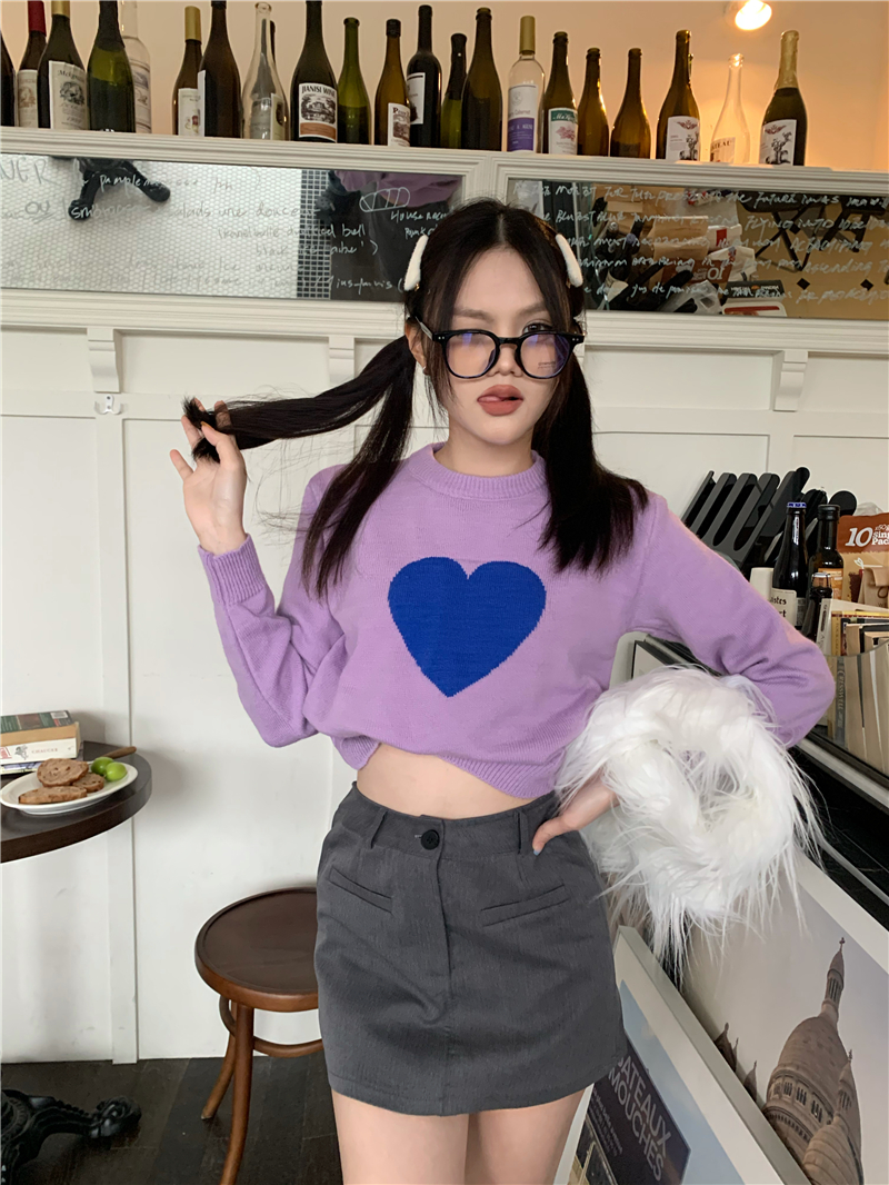 Short heart tops knitted round neck sweater