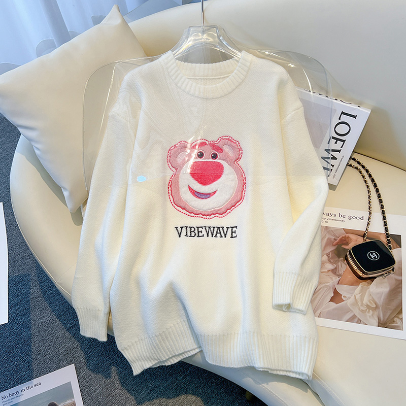 Bear loose autumn and winter strawberries pullover sweater
