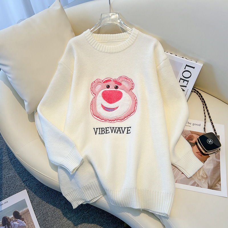 Bear loose autumn and winter strawberries pullover sweater