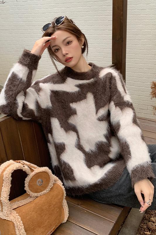 Round neck dyeing autumn and winter knitted plush pullover tops