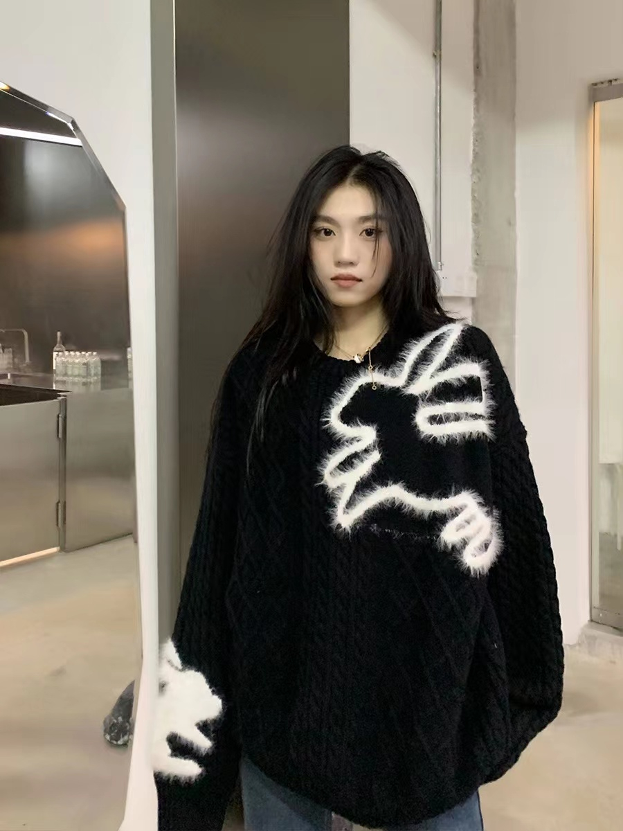 Thick embroidery rabbit twist mink velvet sweater