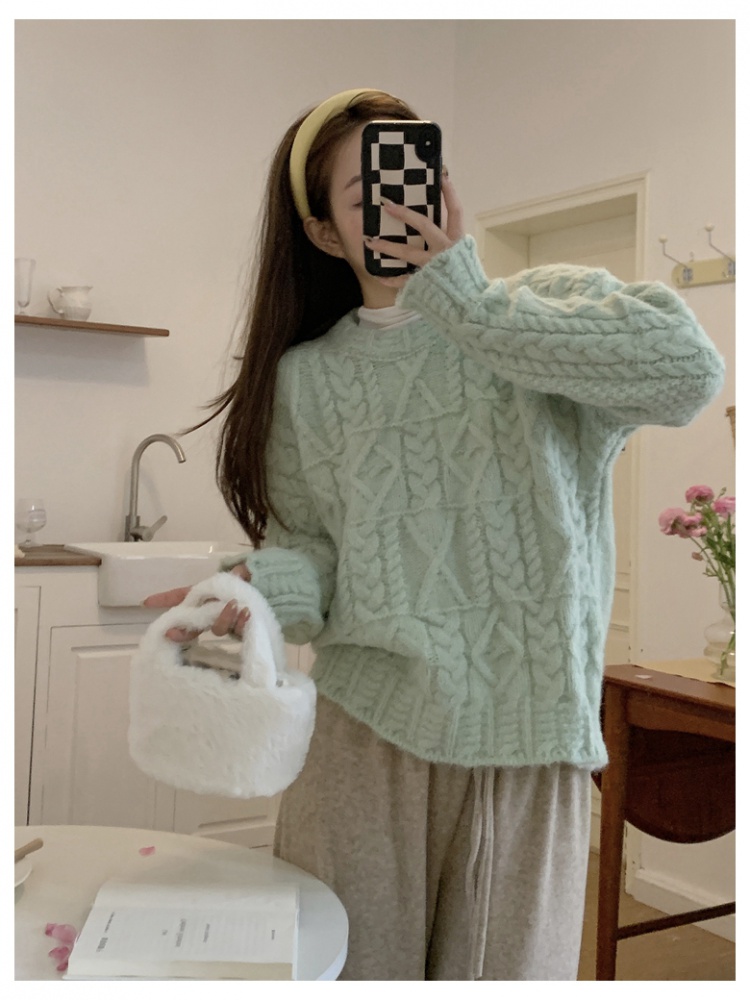 Twist autumn and winter round neck knitted refreshing sweater