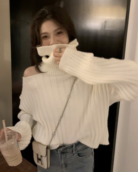 Autumn and winter high collar tops gold buckle sweater for women