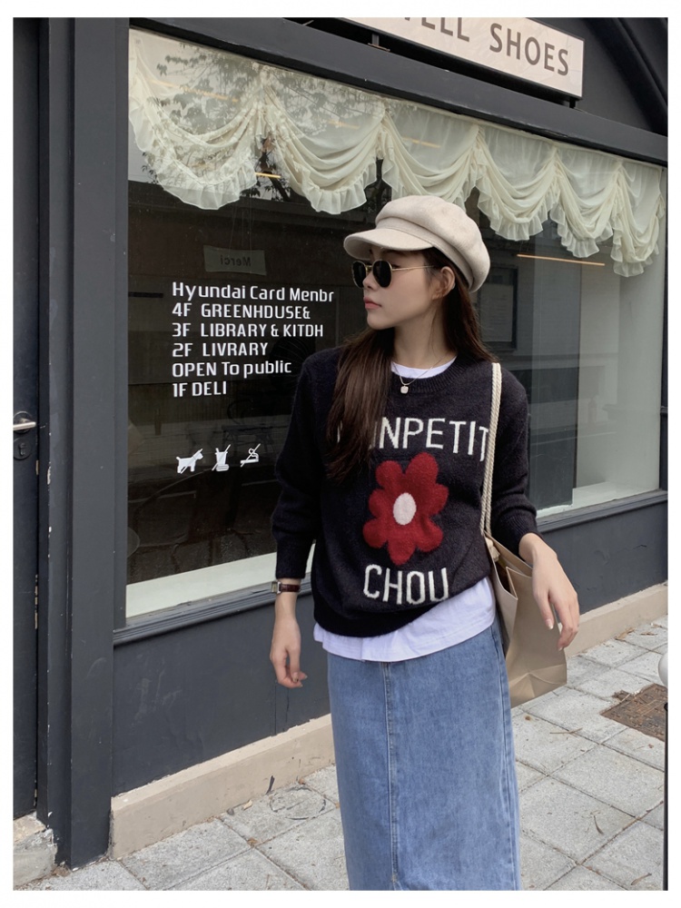 Autumn and winter round neck knitted sweater