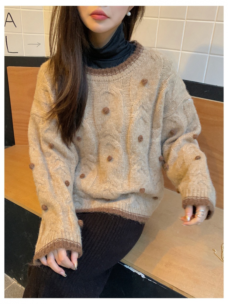 Round neck autumn and winter hairball knitted sweater