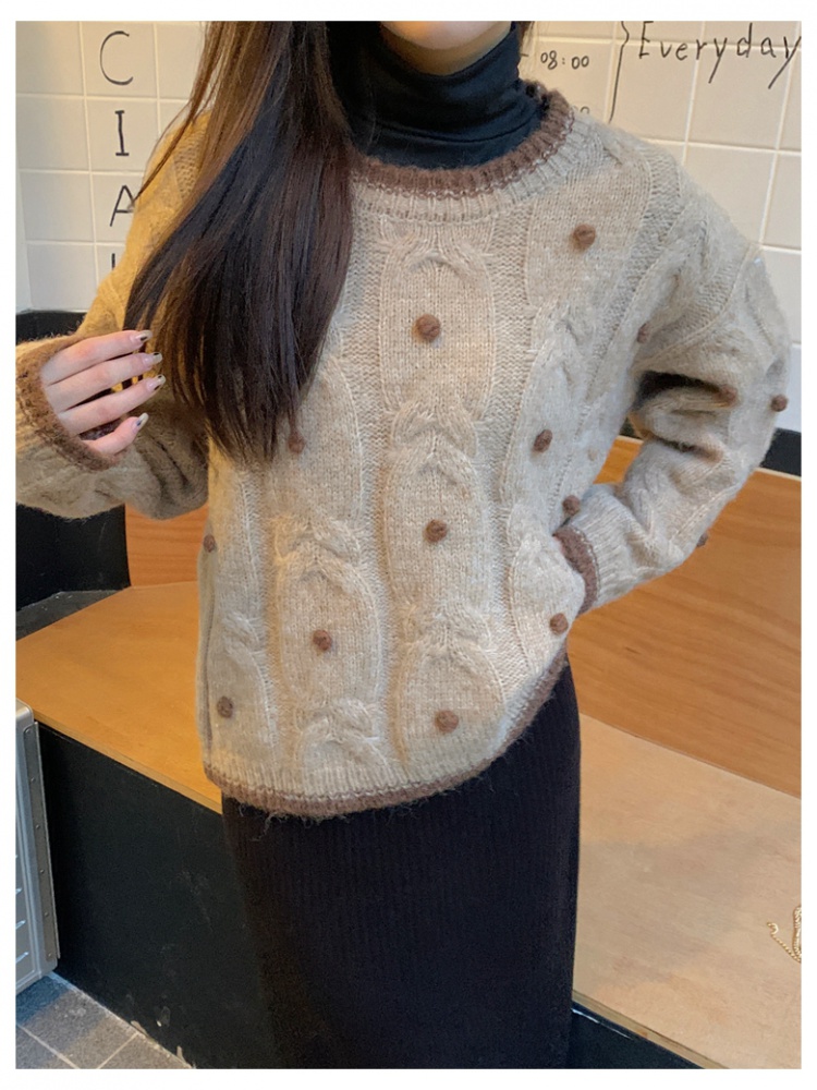 Round neck autumn and winter hairball knitted sweater