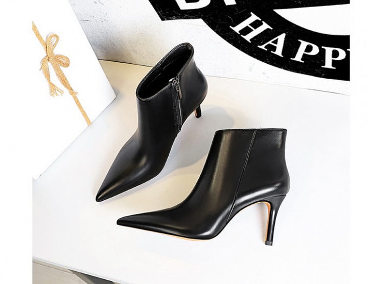 Pointed winter fashion European style ankle boots