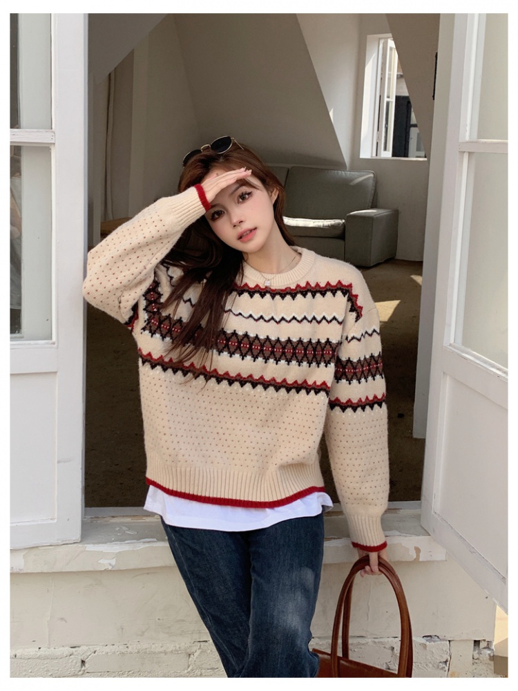 Quilted pattern round neck pullover retro sweater