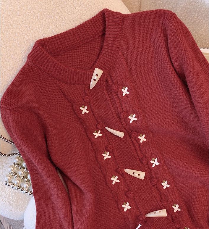 Large yard temperament embroidery sweater for women