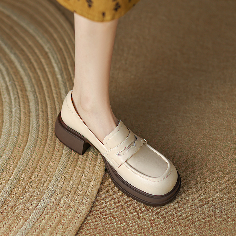 Thick small round leather shoes retro low shoes