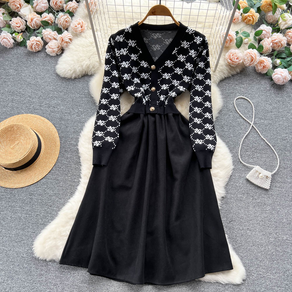 Autumn and winter printing long loose V-neck splice dress