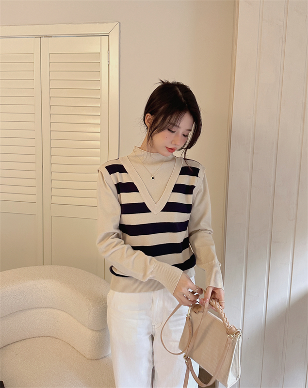 Stripe Pseudo-two sweater high collar bottoming shirt