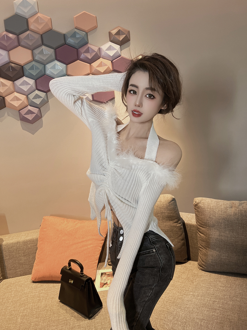Winter feather halter clavicle edge drawstring sweater