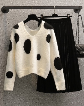 Autumn and winter skirt temperament sweater a set for women