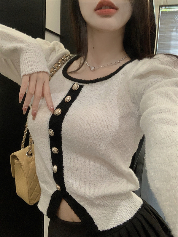 Short white fashion and elegant puff sleeve sweater