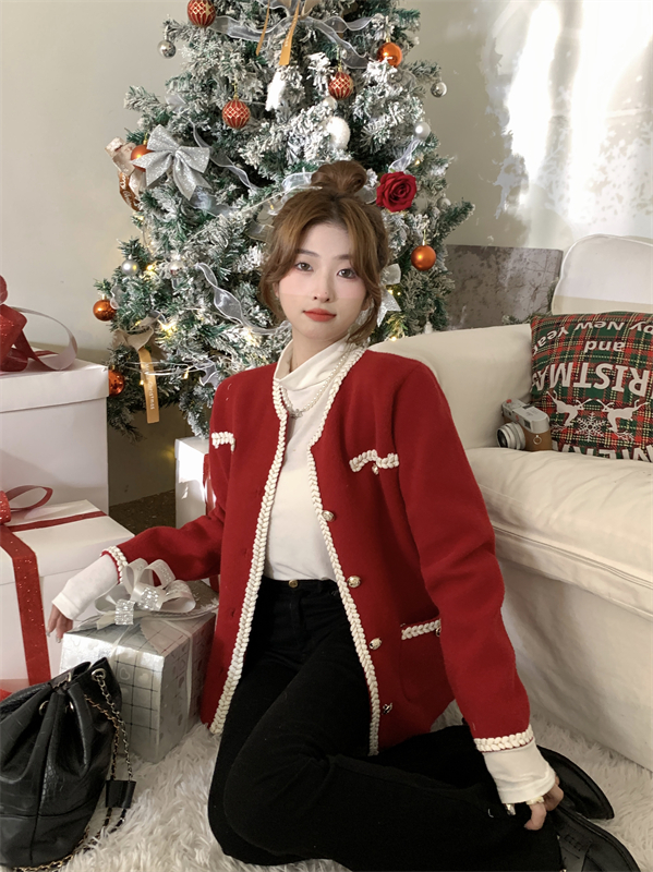 Short fashion and elegant red plush thick coat for women