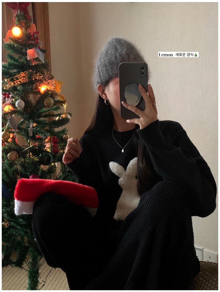 Loose christmas sweet red round neck sweater for women