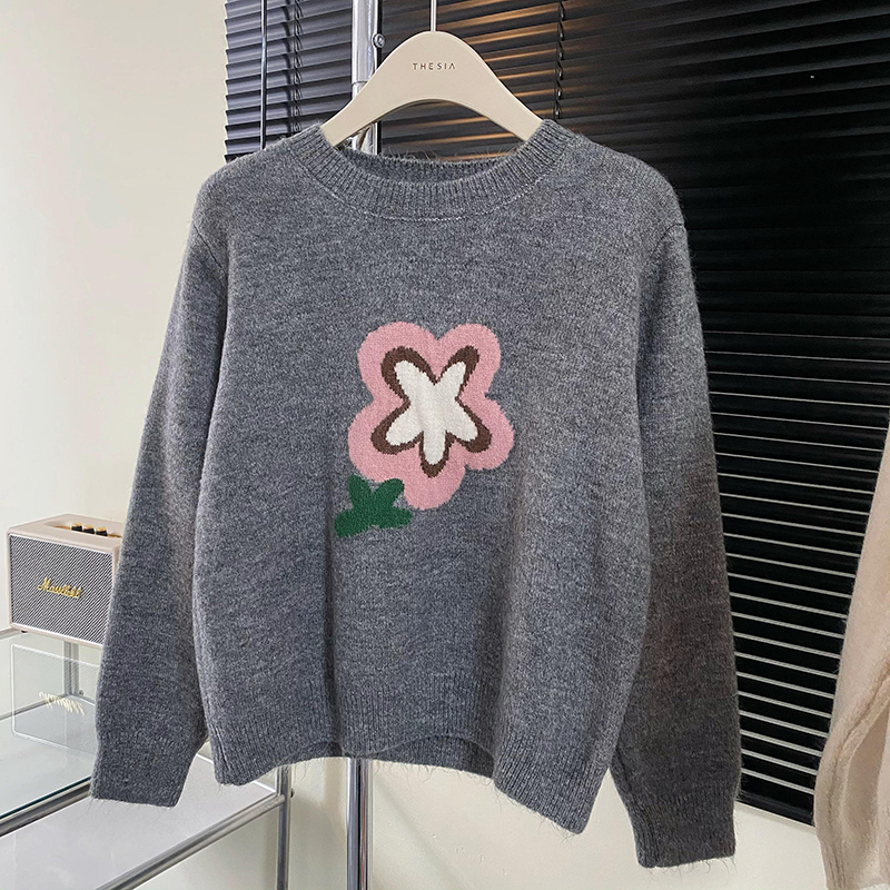 Flowers tender embroidered mixed colors Japanese style sweater