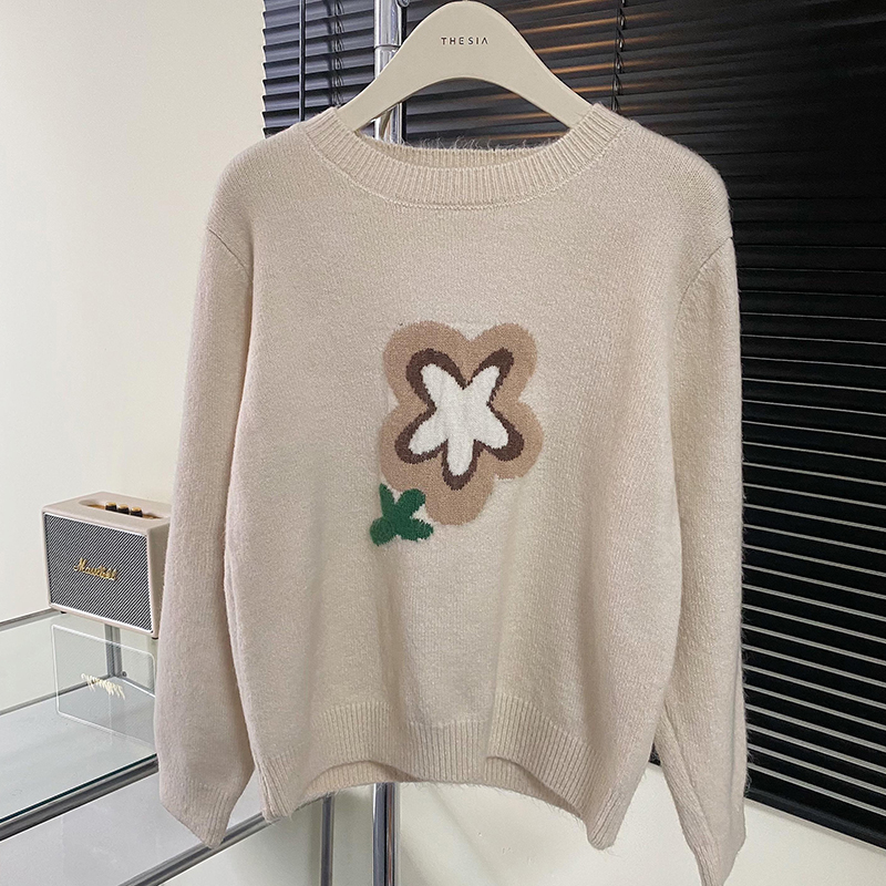 Flowers tender embroidered mixed colors Japanese style sweater