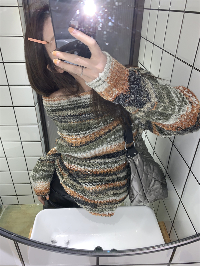 Painting knitted tops flat shoulder mixed color clavicle