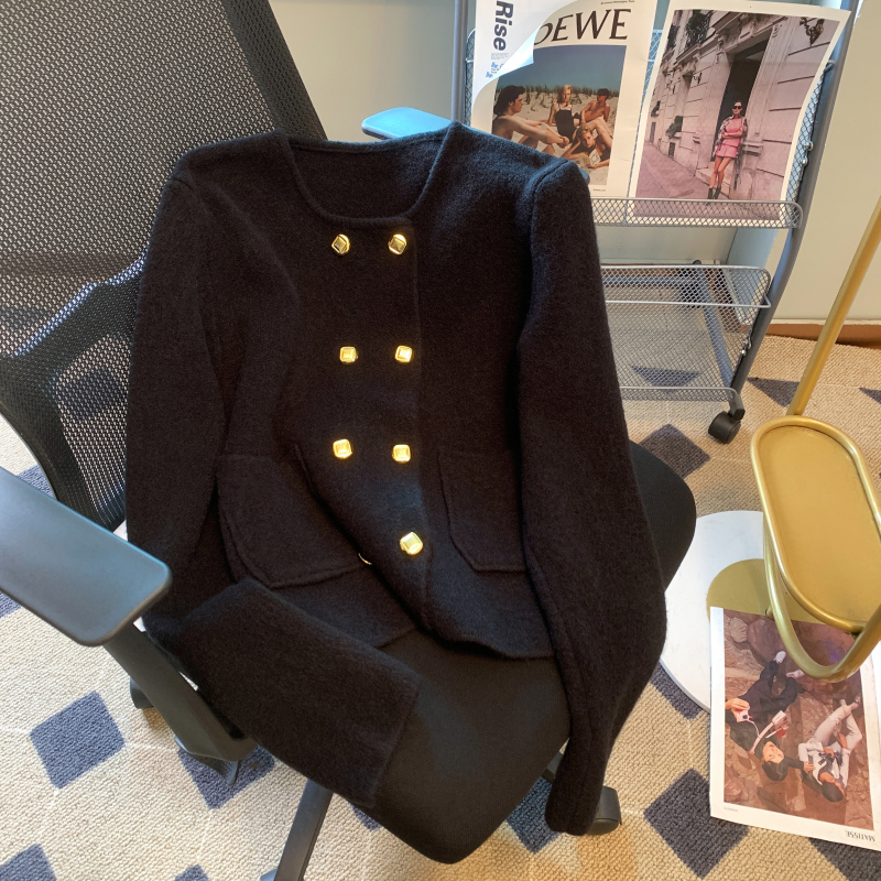 Retro fashion and elegant cardigan short coat for women