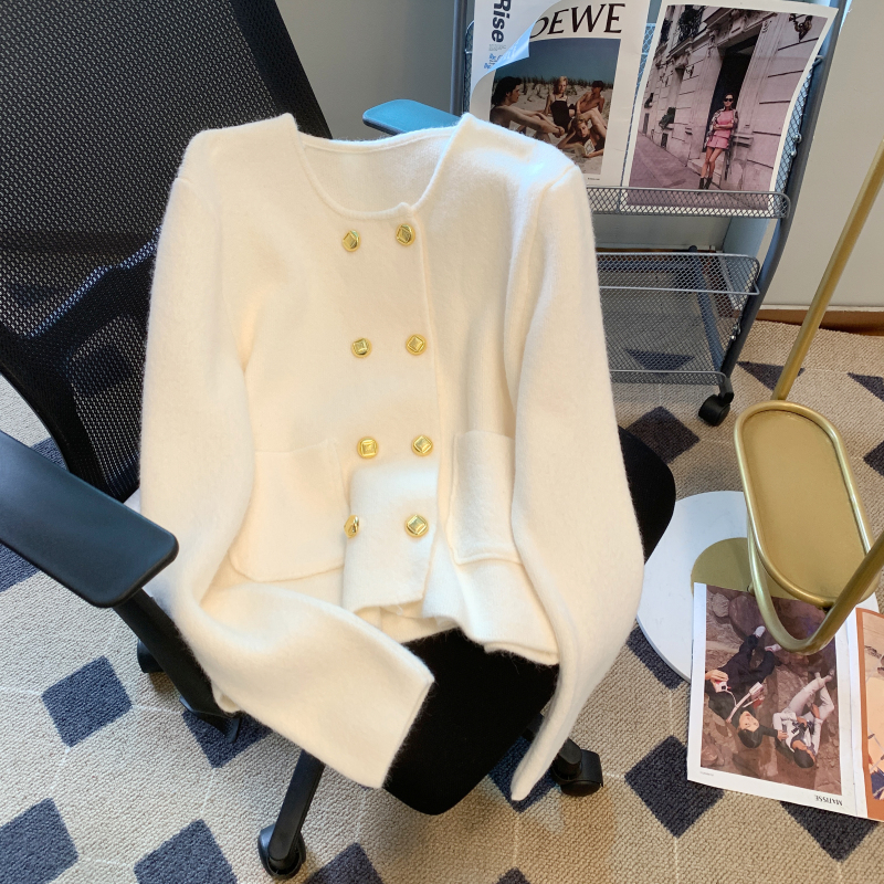 Retro fashion and elegant cardigan short coat for women