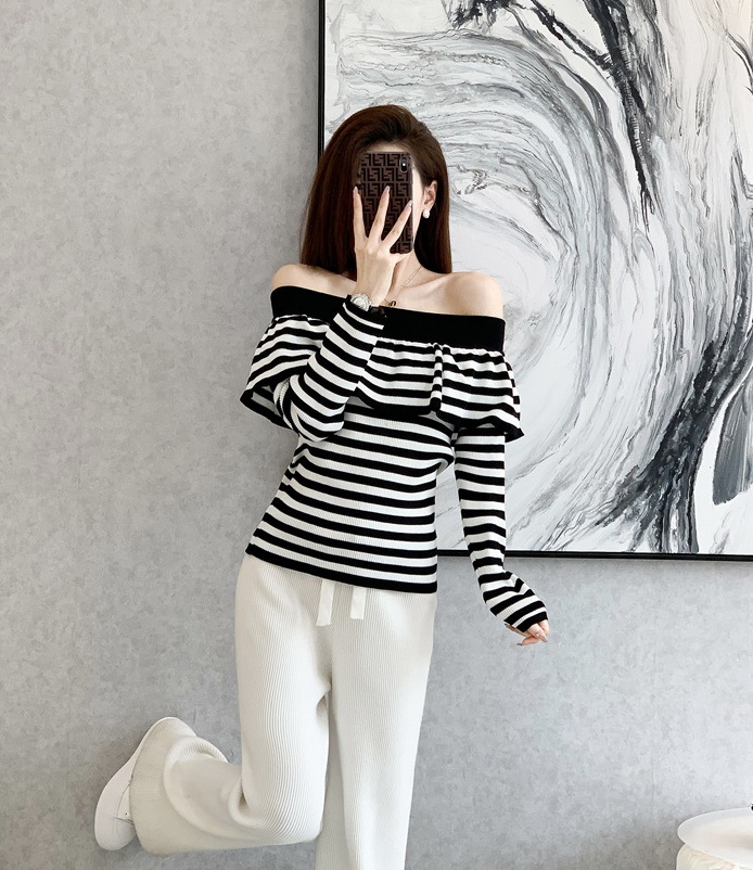 Horizontal collar fashion and elegant sweater for women