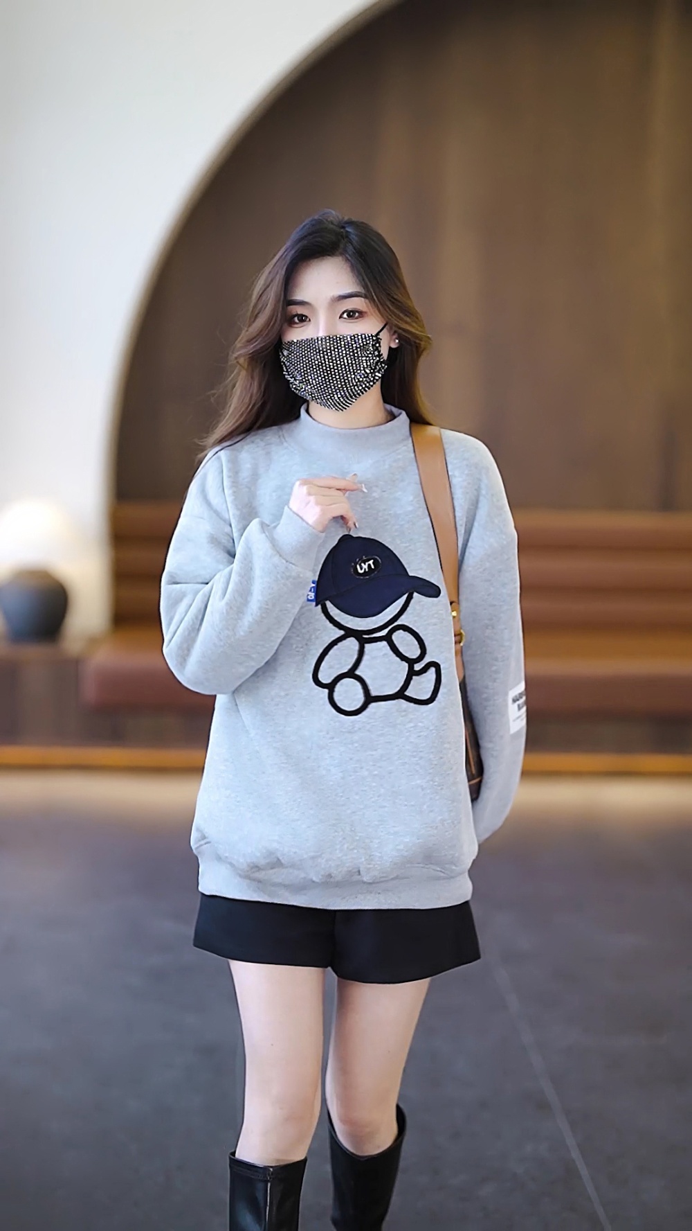 Embroidered fashion hoodie autumn and winter tops