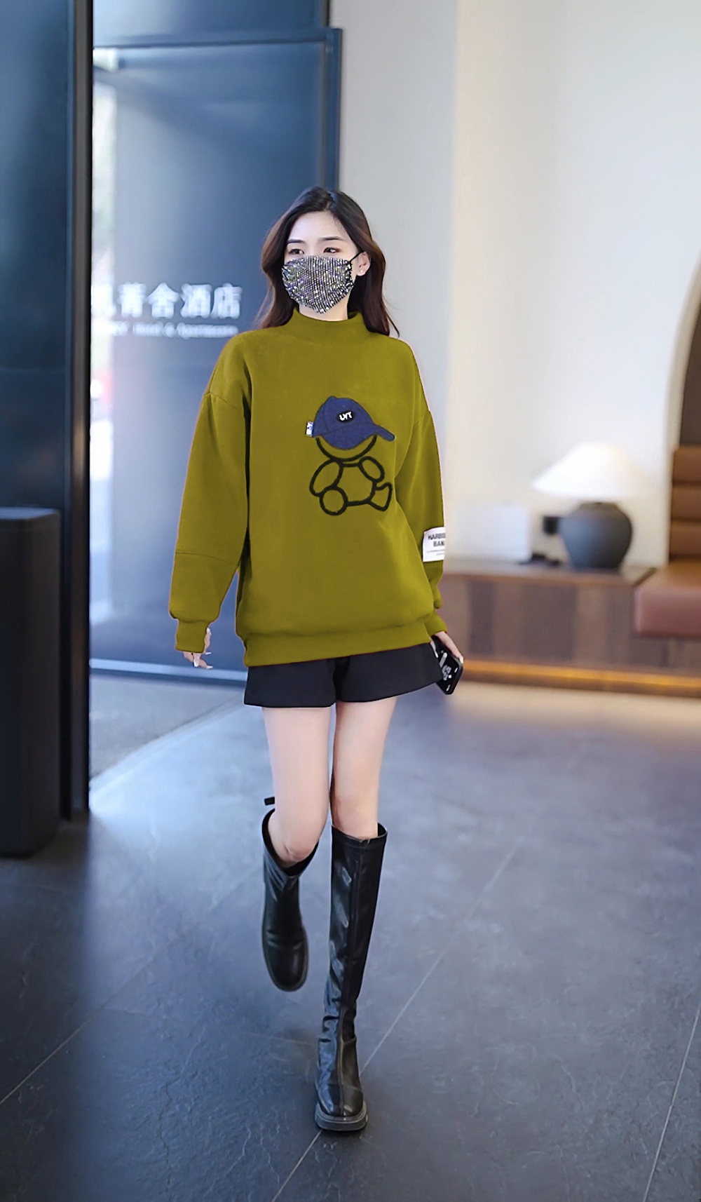 Embroidered fashion hoodie autumn and winter tops