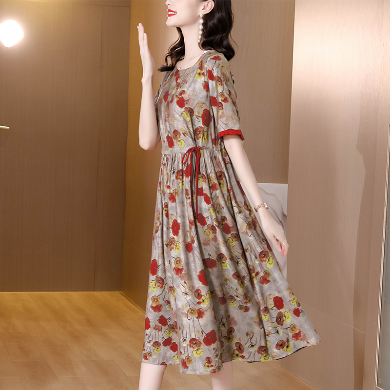 Luxurious Western style large yard dress for women