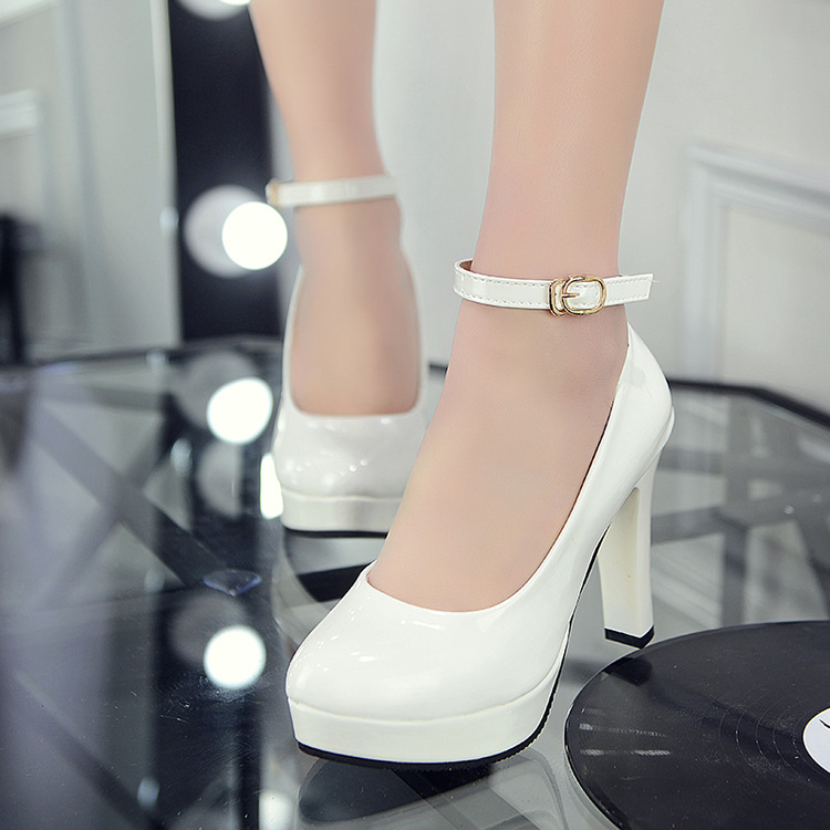 Cingulate high-heeled shoes