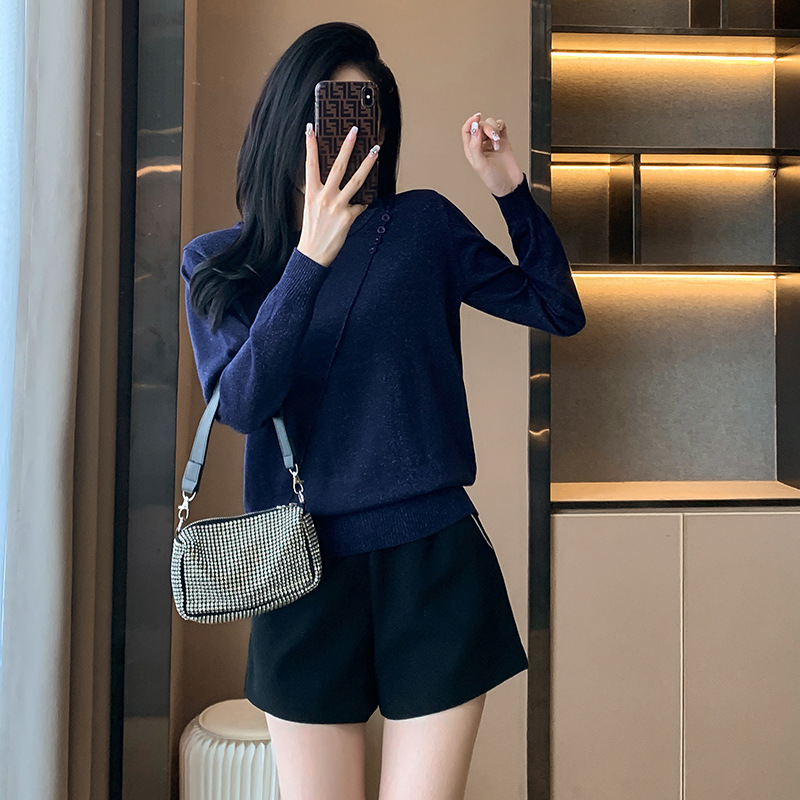 Round neck sweater fashion and elegant bottoming shirt for women