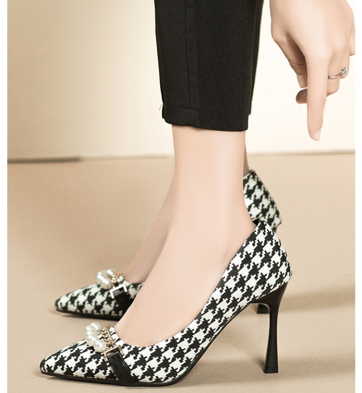Pearls chain low stilettos houndstooth shoes for women