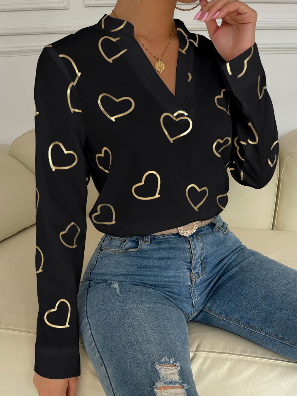 V-neck heart printing cstand collar tops