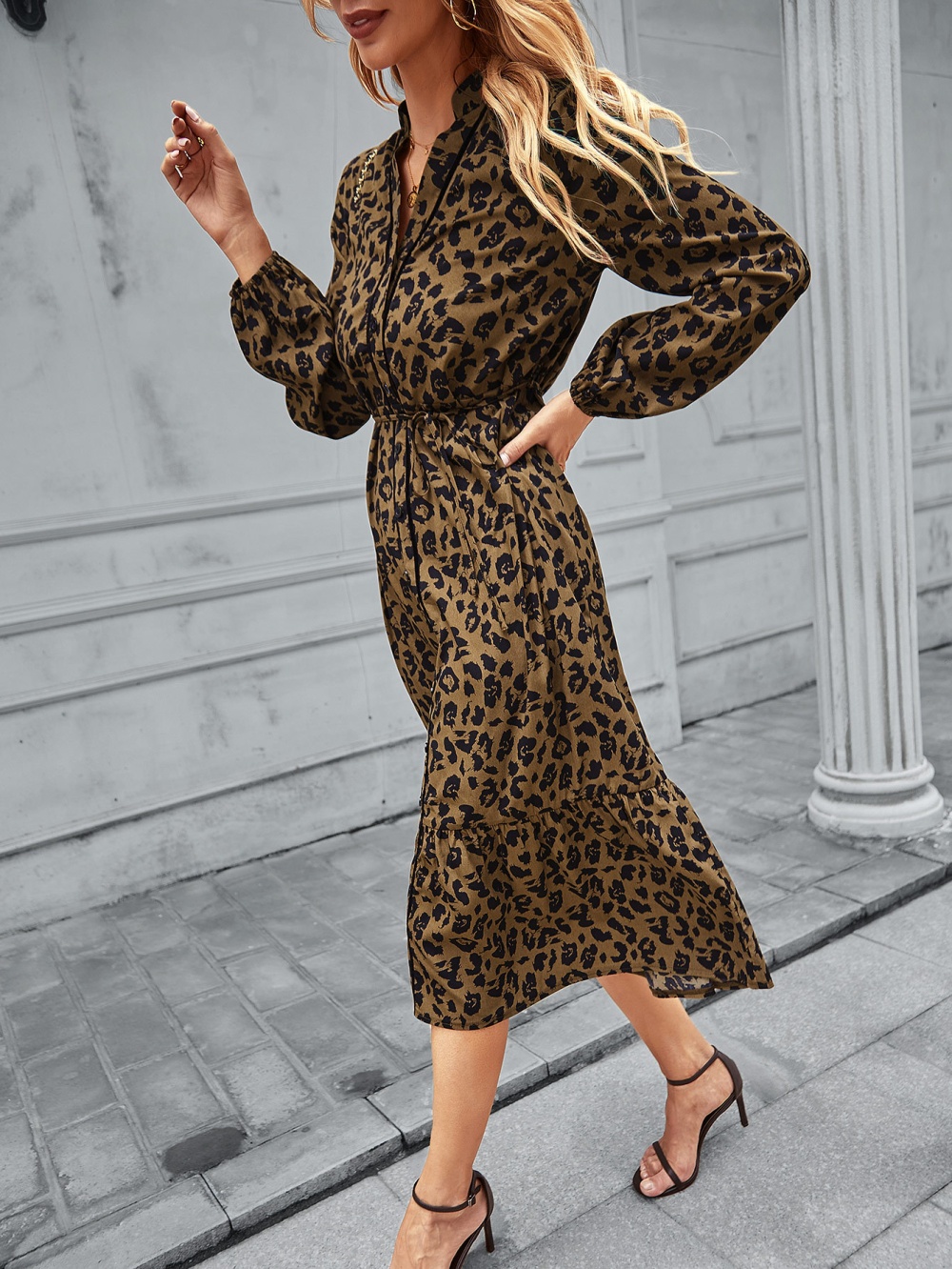 Leopard spring and summer V-neck pinched waist dress