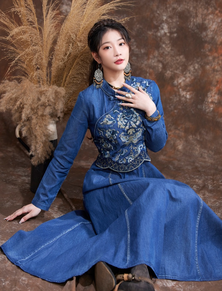 Retro Chinese style dress embroidery spring cheongsam