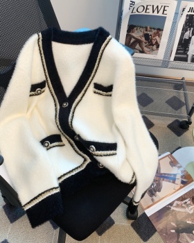 V-neck mink velvet sweater fashion and elegant ladies cardigan